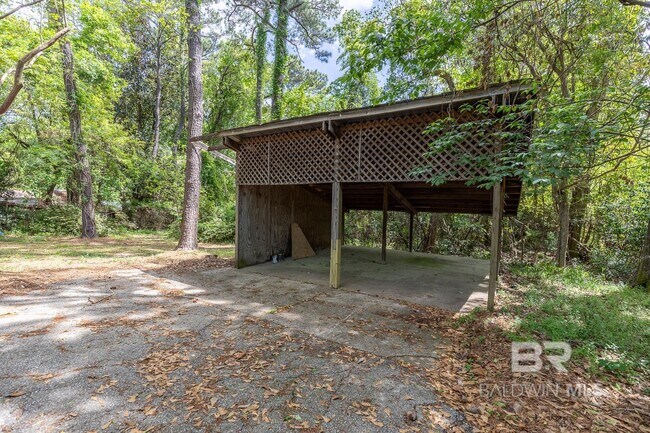 Building Photo - 607 Spanish Main