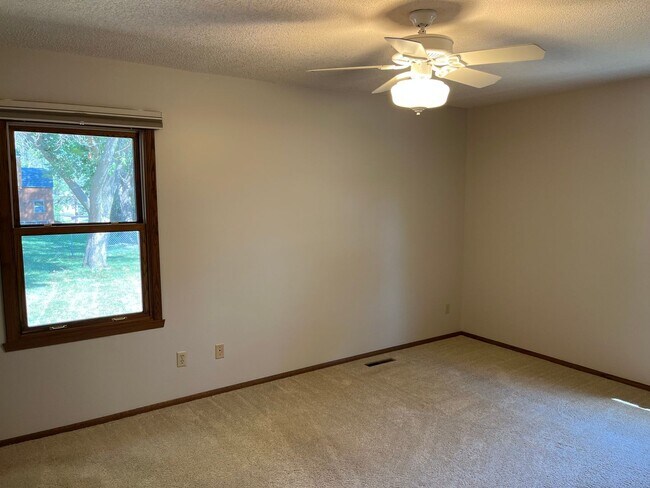 Building Photo - 3697 Gresham Ave N