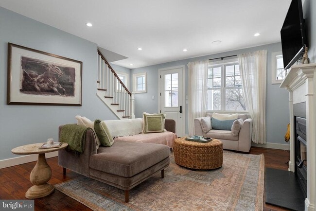 Building Photo - 3741 River Rd