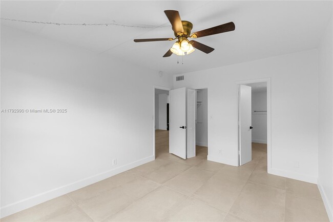 Building Photo - 1400 NE 57th Ct