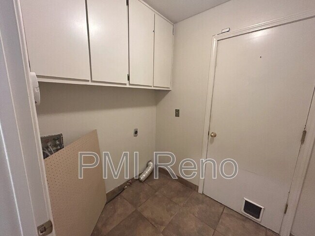 Building Photo - 1106 Happy Valley Ct