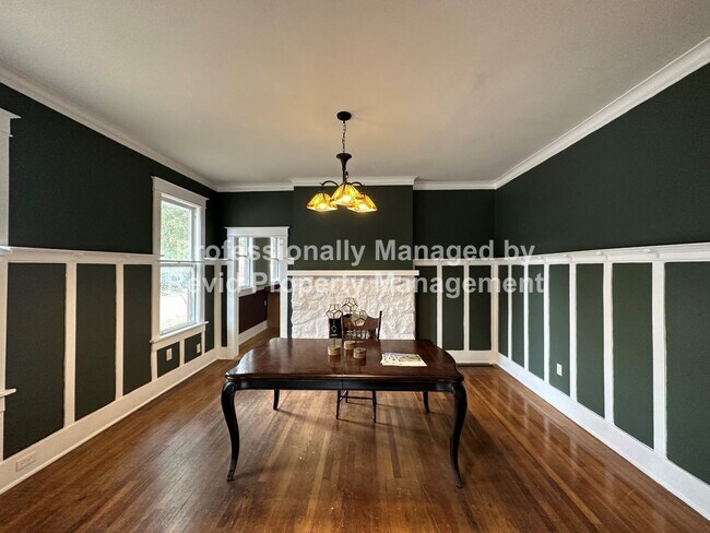 Building Photo - Updated 3 bedroom 3 bathroom home in Coope...