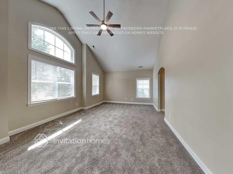 Building Photo - 8426 Fairlight Dr