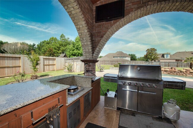 Building Photo - 1914 Lakeside Xing