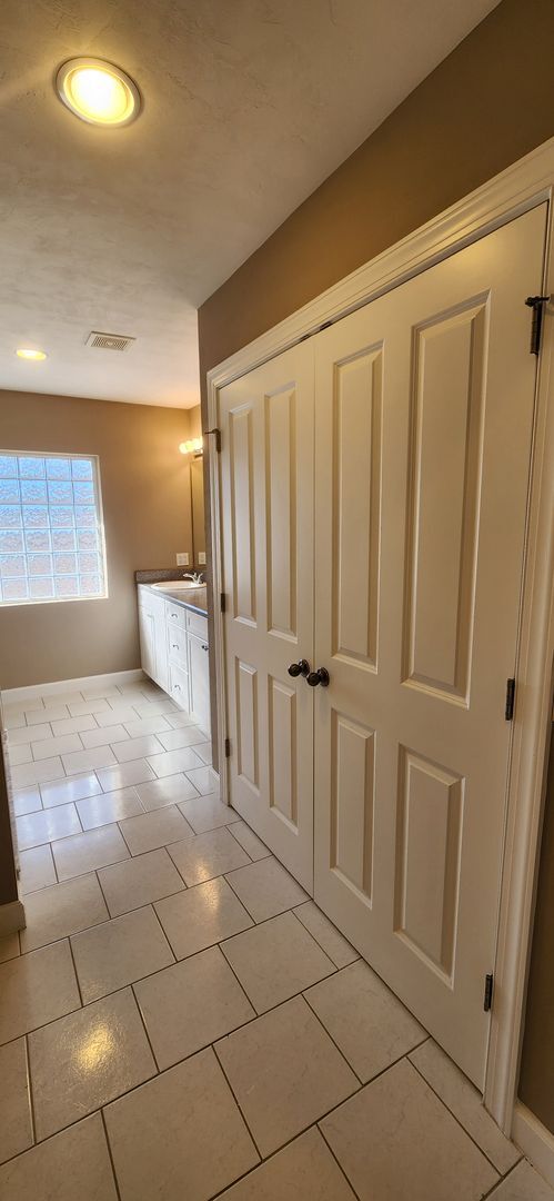 Building Photo - Beautiful 3BR/2BA Home with Oversized Garage on 1 Acre in a Peaceful Country Setting