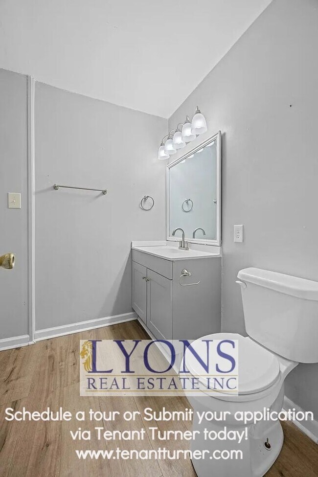 Building Photo - 4 bed 2 bath house cozy neighborhood!!