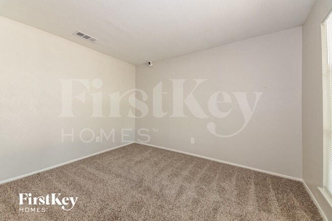 Building Photo - 101 Sesame Dr