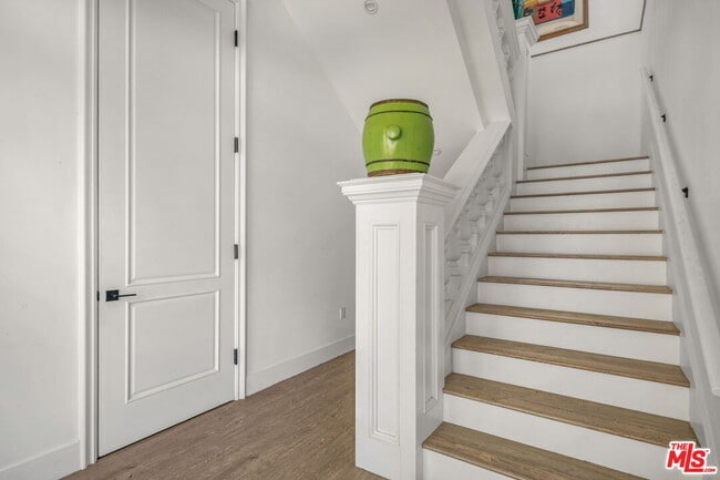 Building Photo - 9669 Oak Pass Rd