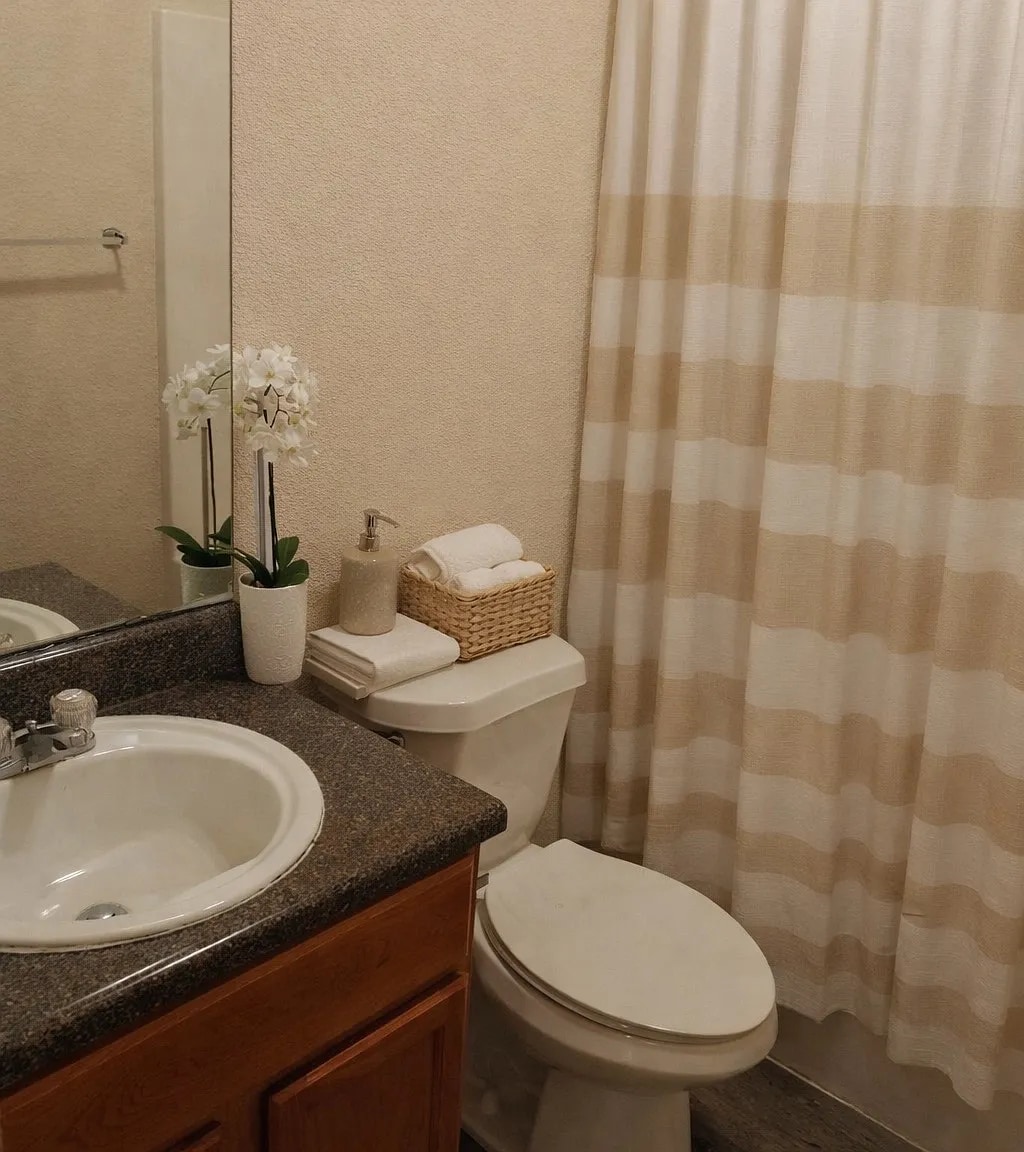 Full bath - 3208 Hereford Ln