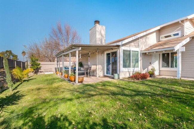 Building Photo - Updated 3 bedroom home in Ridgepoint Area