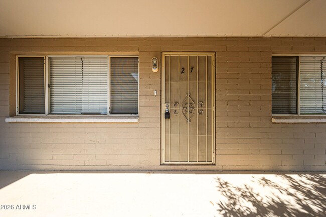 Building Photo - 1111 E Turney Ave
