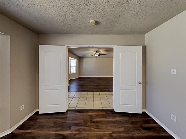 Building Photo - 1210 Hampton Dr