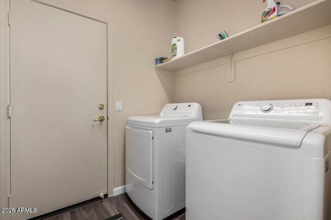 Building Photo - 17709 W Sunbelt Dr