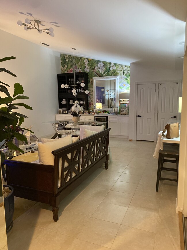 Building Photo - 9124 Sun Terrace Cir