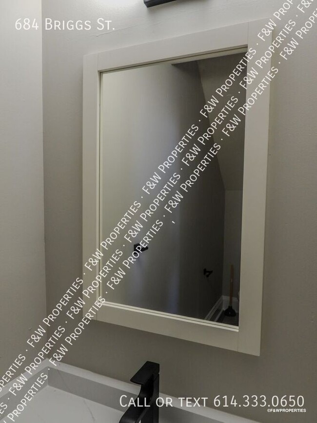 Building Photo - 684 Briggs St