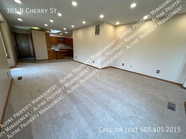 Building Photo - 301 N Cherry St