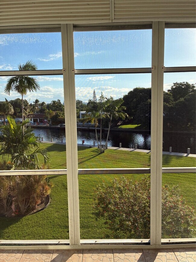 Building Photo - 2970 NE 16th Ave