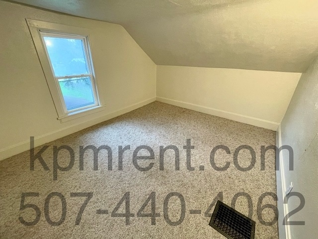 Building Photo - 621 Oak St