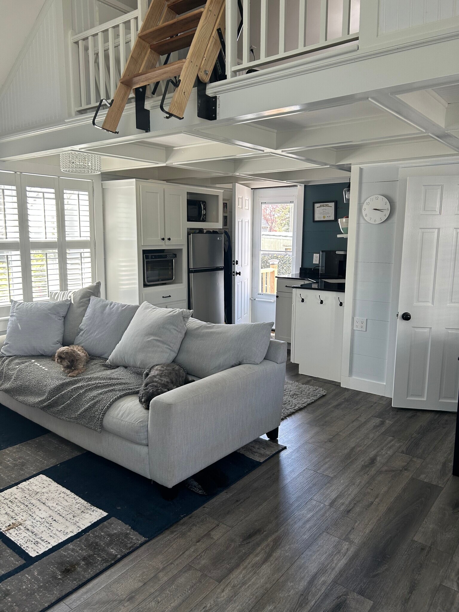 Living area and kitchenette - 12 Howland Ave