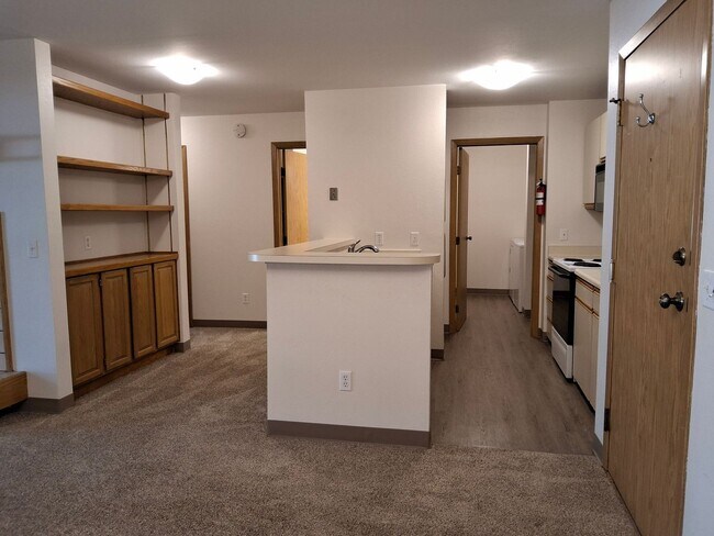 Building Photo - 3550 W Dimond Blvd