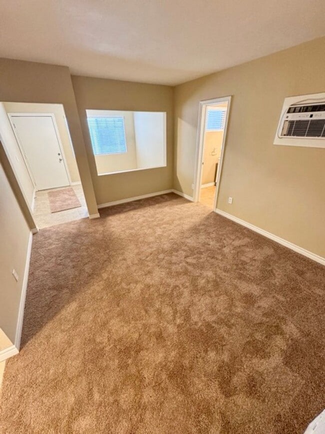 Building Photo - Charming 2 Bed 2 Bath Duplex Home on Large Fenced Lot in Menifee for Lease!