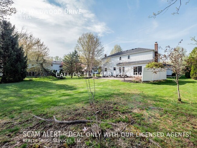 Building Photo - Beautiful Colonial 4 bed 3.5 bath home Fir...