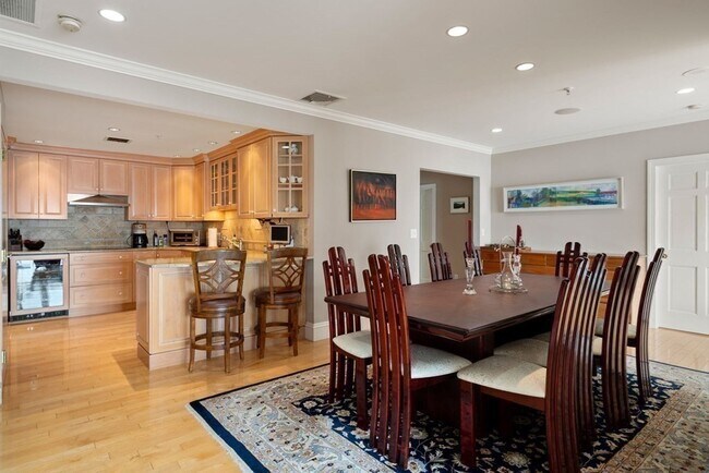 Building Photo - 197 8th St