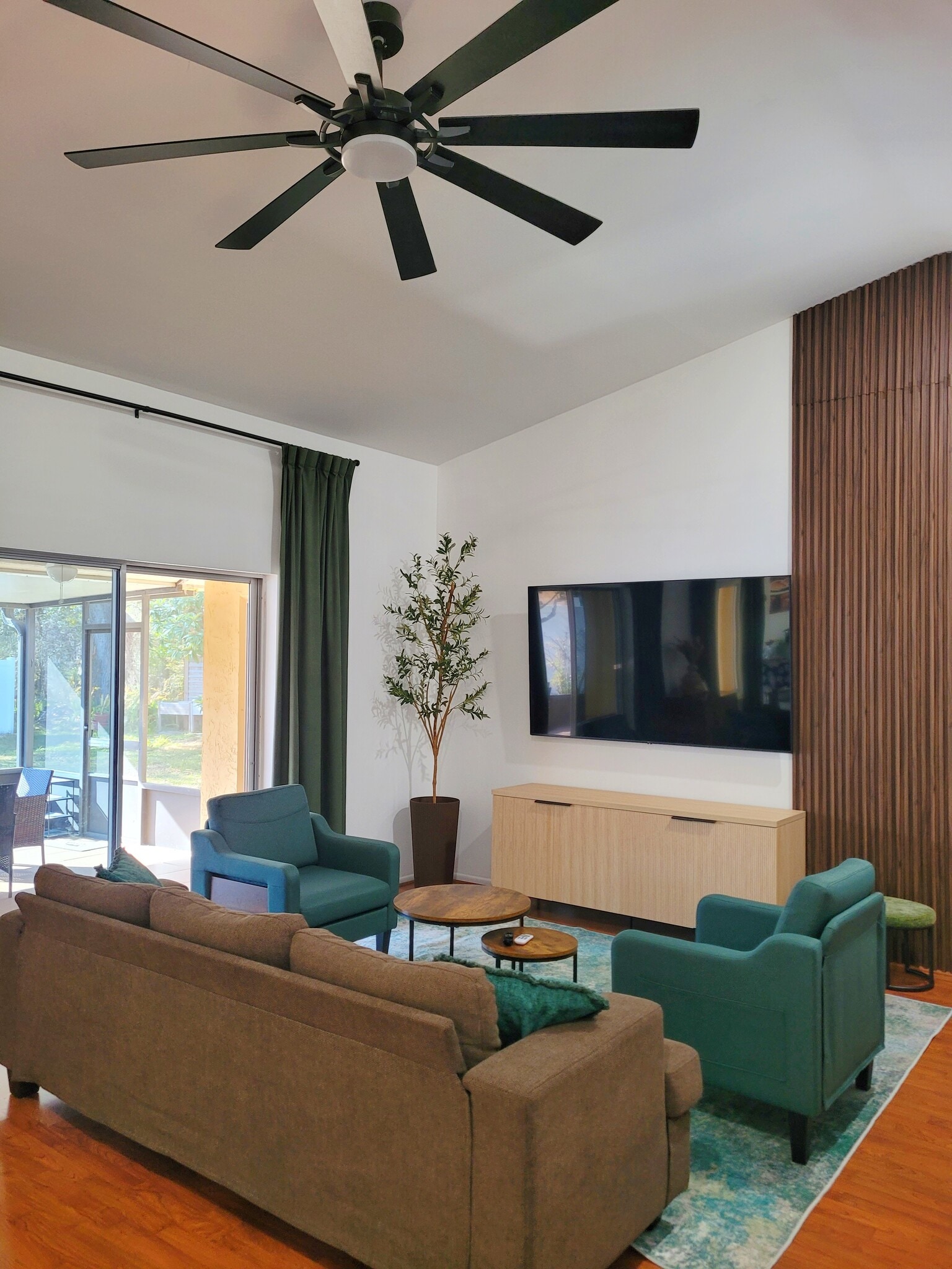 Building Photo - 1911 Tarpon Ct