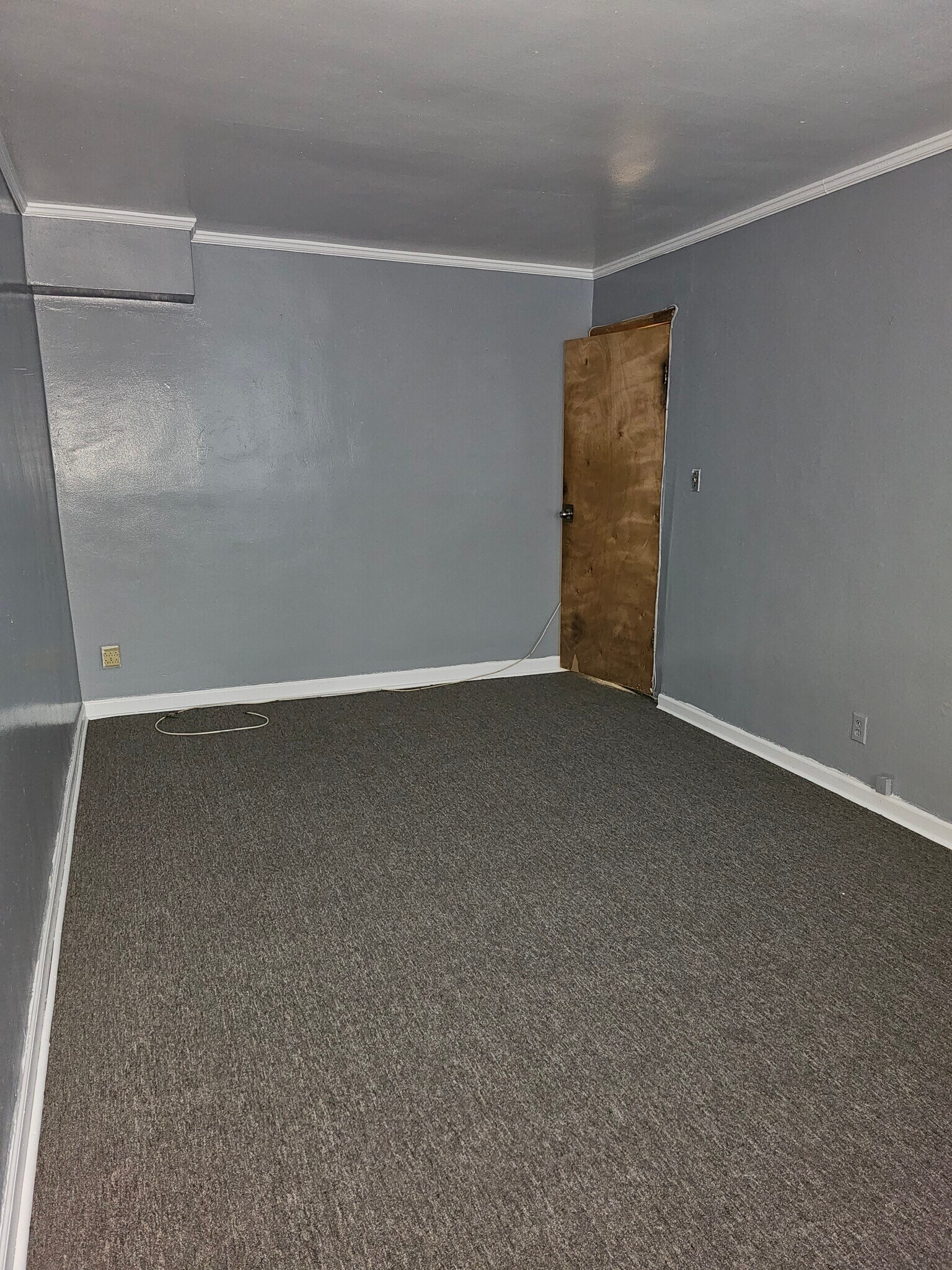 Building Photo - 855 E 55th St