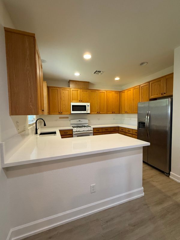 Building Photo - 433 Tolman Way