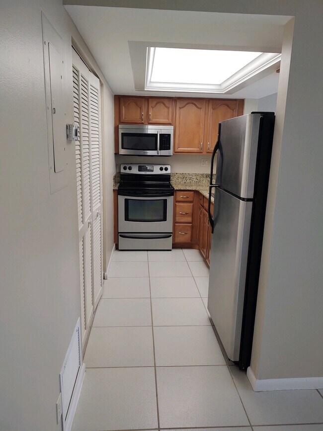 Primary Photo - 2900 SW 87th Ter