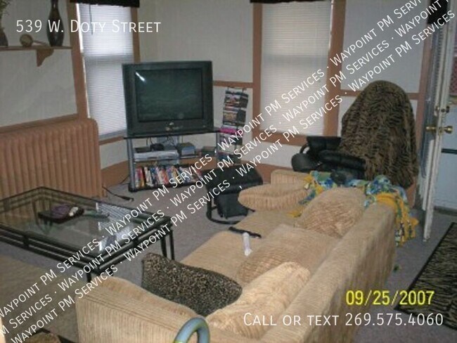 Building Photo - 539 W Doty St