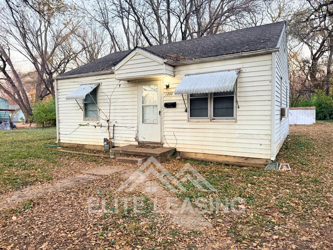 Primary Photo - Cozy & Affordable 2BR Home - $775.00/ Month!