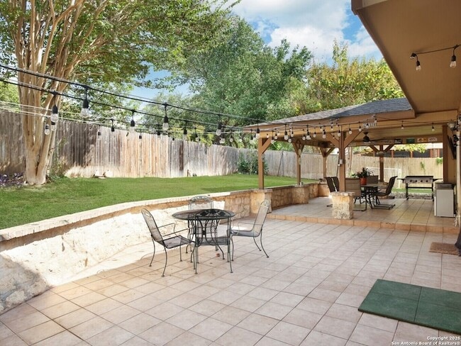 Building Photo - 18118 Summer Knoll