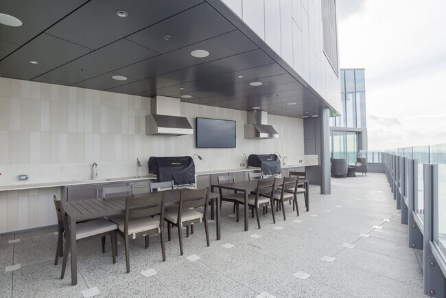 Building Photo - 2Bd/2Ba Seattle Condo