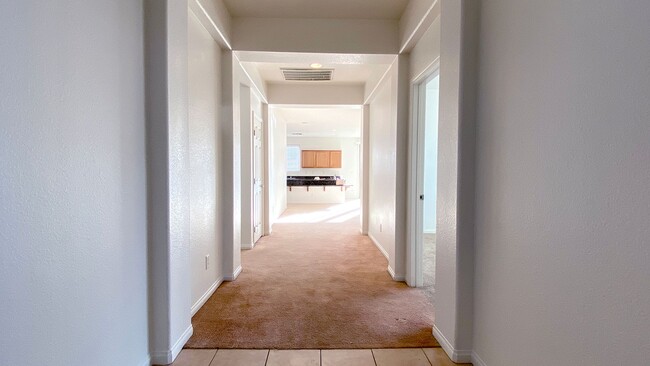 Building Photo - Great single story home 4 beds 3 baths in Henderson