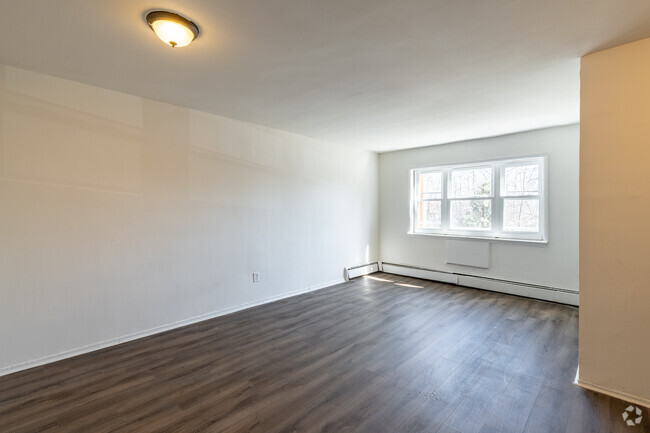 Studio, 1BA - 500SF - 161 North Arlington Avenue