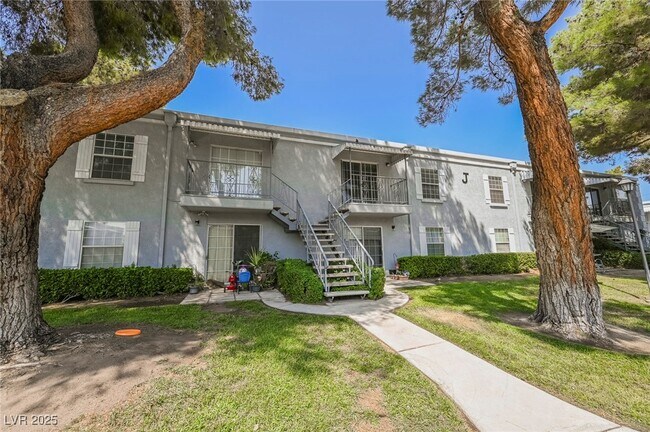 Building Photo - 3823 S Maryland Pkwy