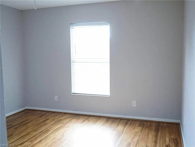 Building Photo - 17556 Brentwood Ct