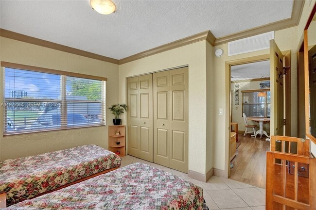 Building Photo - 744 NE 14th Ave