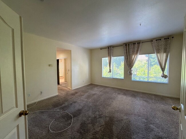 Building Photo - 709 Black Oak Way