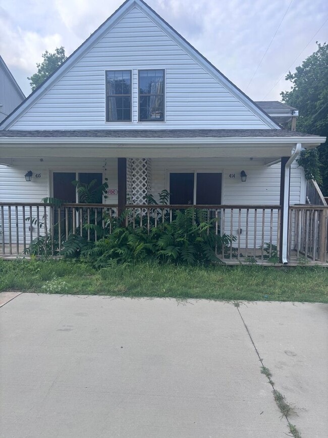 Building Photo - Ferrill St Triplex