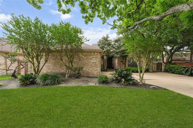 Building Photo - 13127 Waldemere Dr