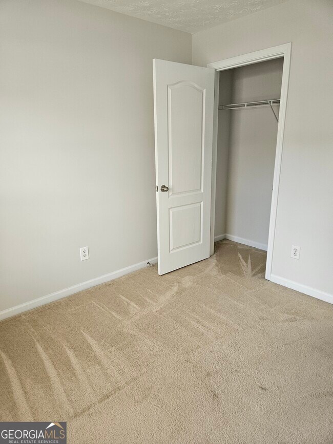 Building Photo - 6416 Ellenwood Dr