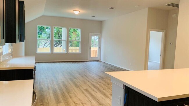 Building Photo - 1512 Highland Ridge Rd