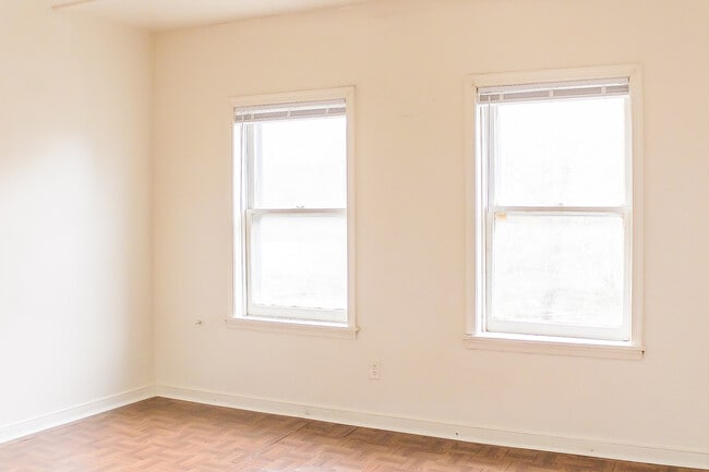 Building Photo - 712 Mt Airy St