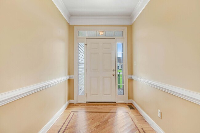 Building Photo - 200 Poplar Knoll Rd