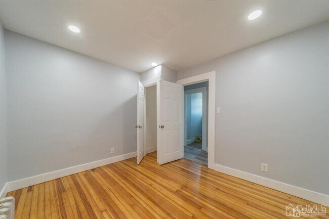 Building Photo - 228 Washington Ave