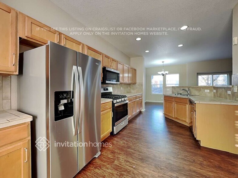 Building Photo - 13833 Leyden St