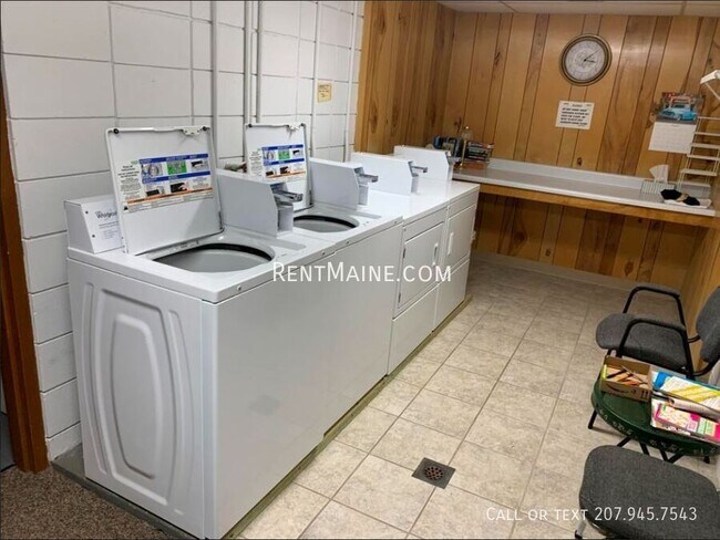 Building Photo - 27 Longrale Park